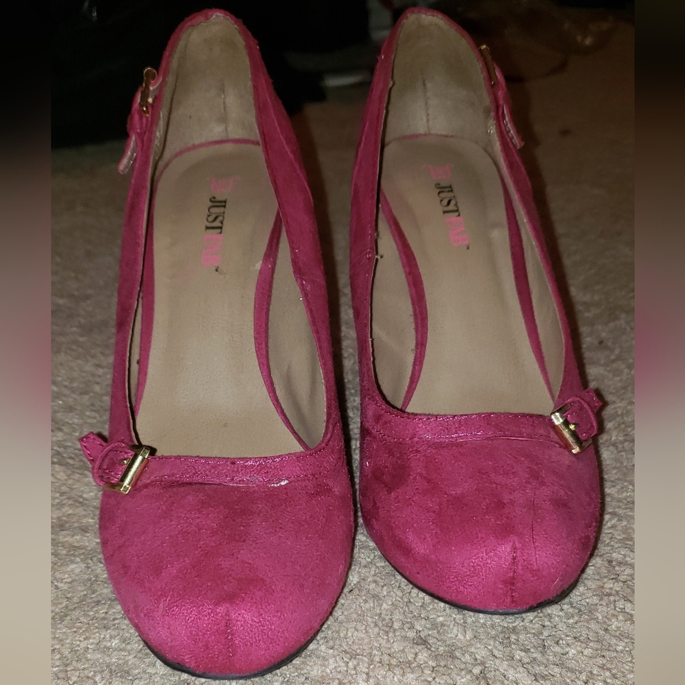 fuchsia/magenta pumps